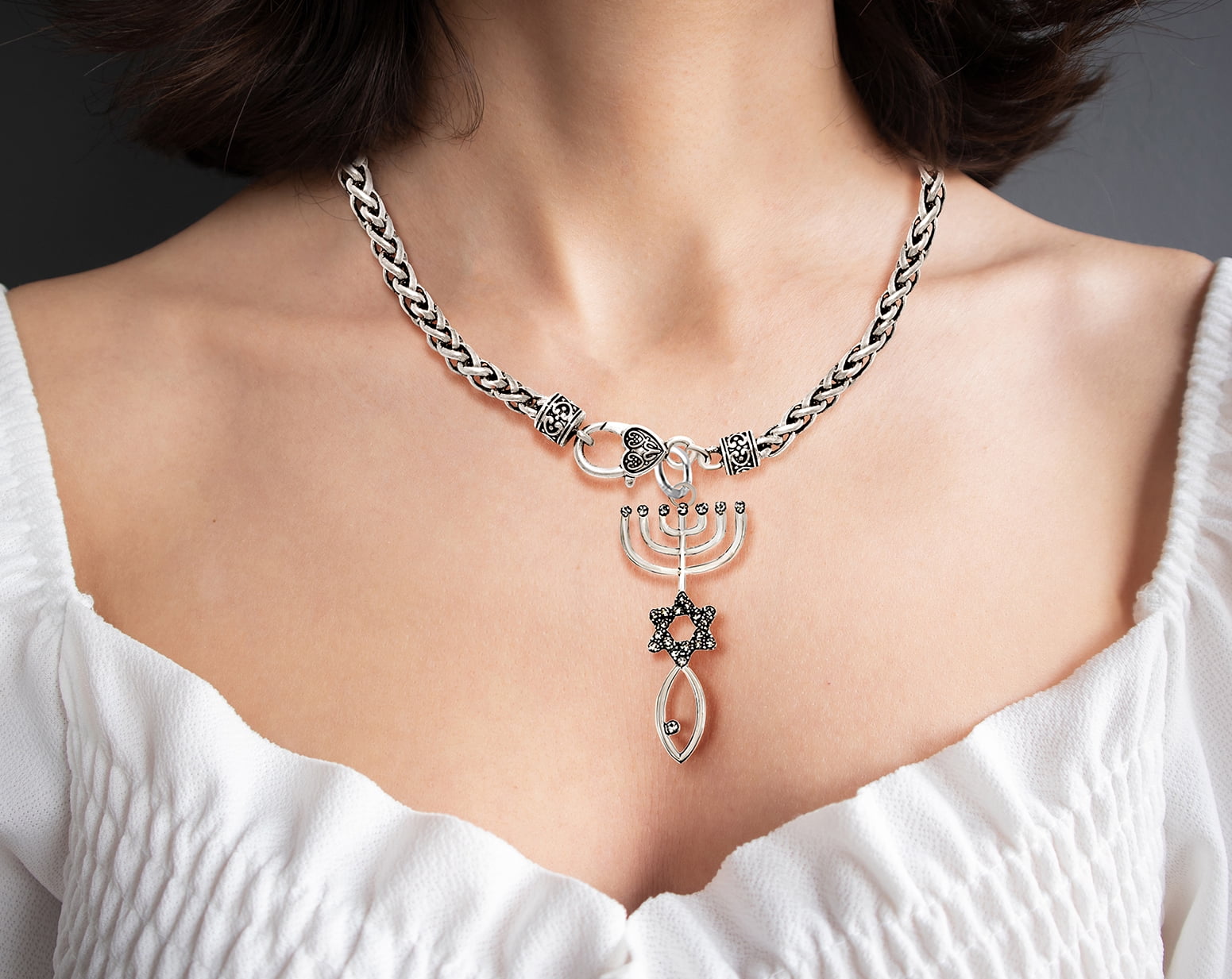 Messianic, Yeshua, Christain Wheat Chain Necklace With A Beautiful Silvertone Seal Of Jerusalem. Covered With Genuine Austrian Cut Crystal. A Great Gift For Friends Or Family.  ©2024